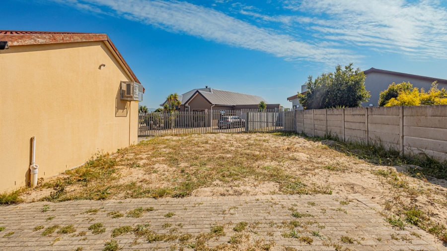 3 Bedroom Property for Sale in Loucharmante Western Cape